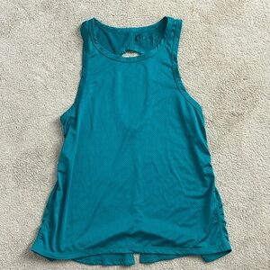 M Zyia tank top with keyhole backing